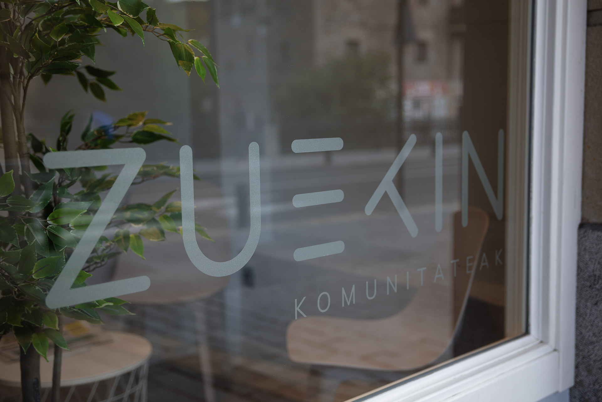 ZUEKIN komunitateak | logotipoaren diseinua eta publizitatea, Ordizia (Gipuzkoa)